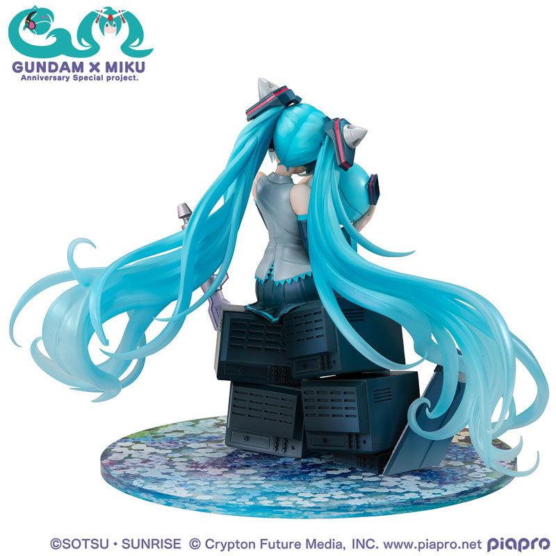 Kidou Senshi Gundam 00 - Piapro Characters - Haro - Hatsune Miku - Gundam x Miku Anniversary Special Project - Lucrea - 1/7 (MegaHouse) - Image 3